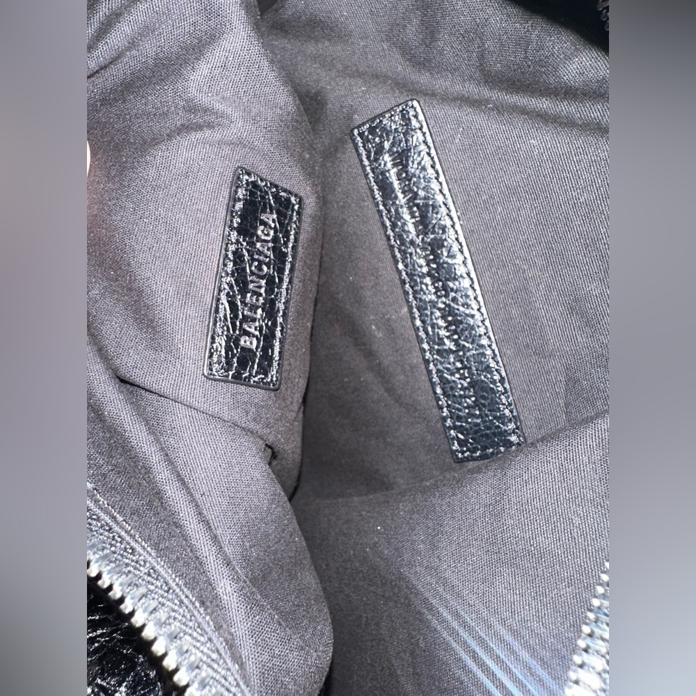 Balenciaga super busy - Picture 6 of 6